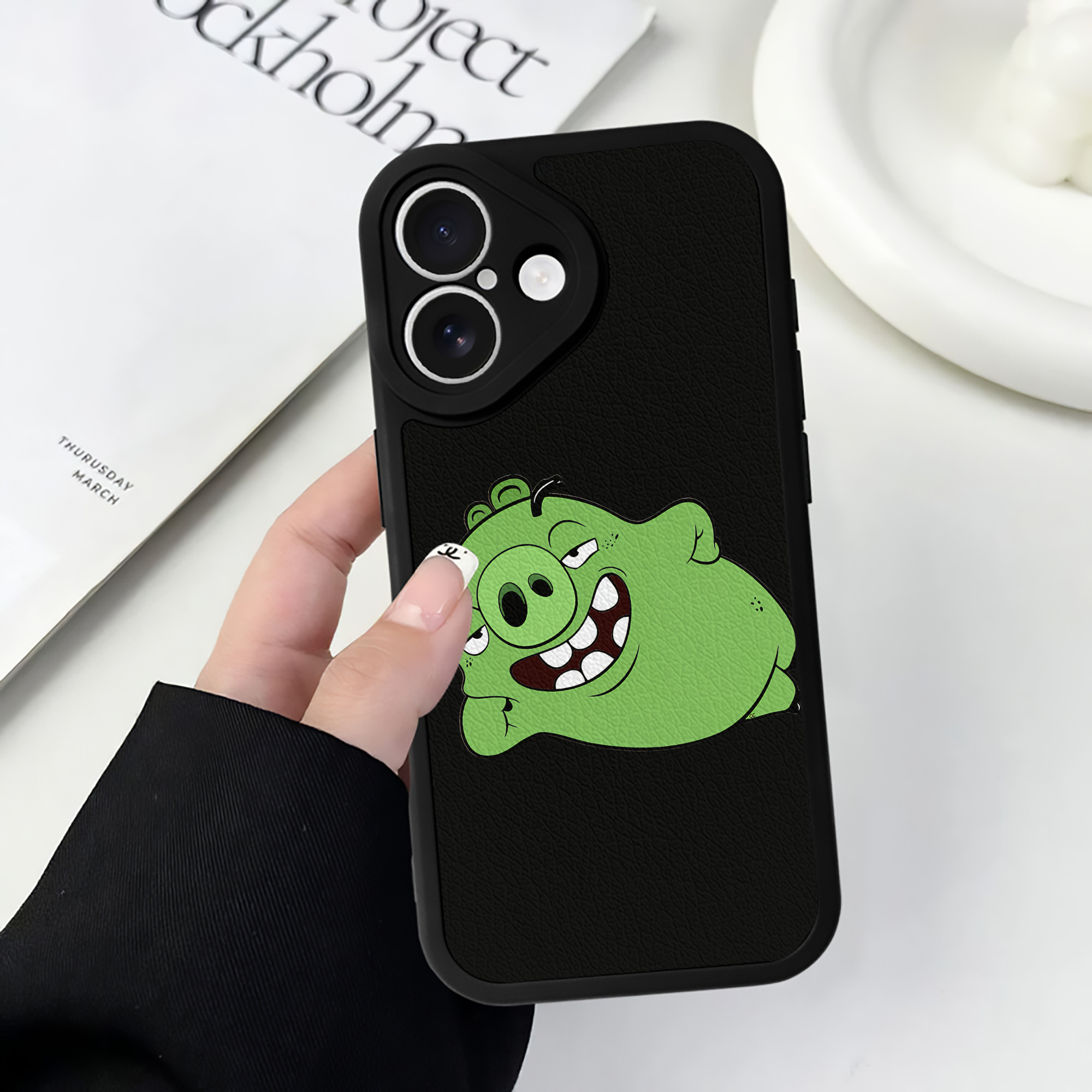 （画像用） Angry Birds アングリーバード 【iPhone 16シリーズ対応】シリコンスマホケース（レザー調） 材質：シリコン